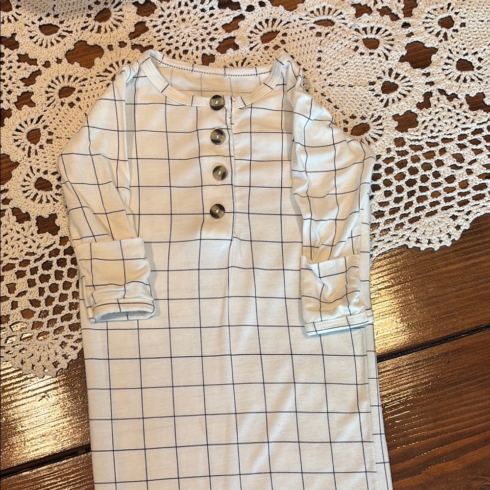 GUC Lou Lou and Company knotted gown. 3-6 Month.